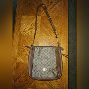 Coach brown purse. Excellent condition. Hobo crossbody bag.